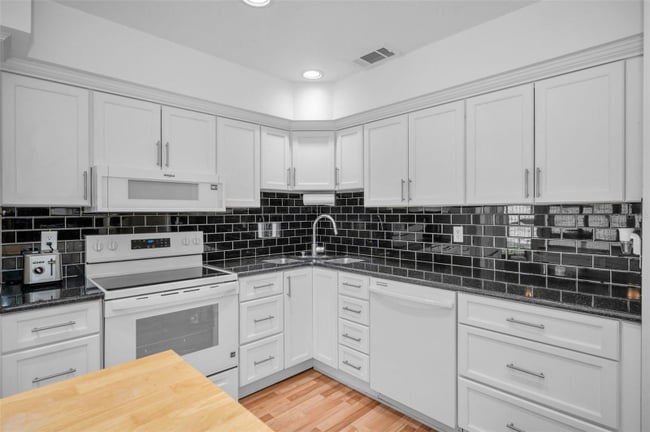 Photo - 2017 Santiago Way S