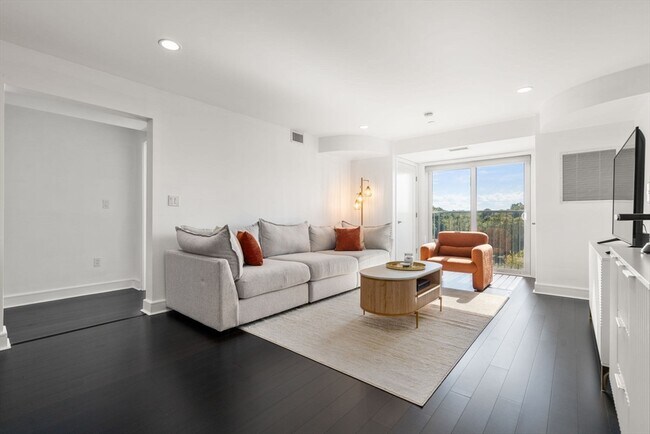 Photo - 770 Washington Ave Unit 404