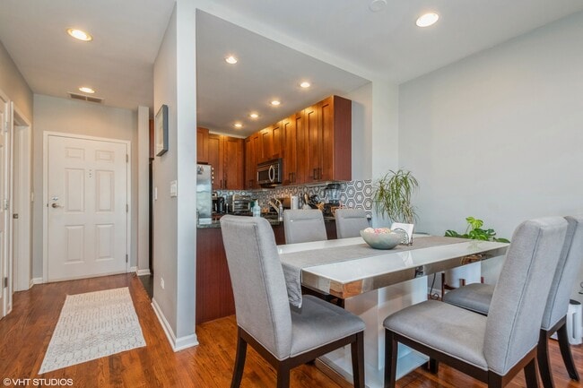 Photo - 657 W Fulton St Unit 509