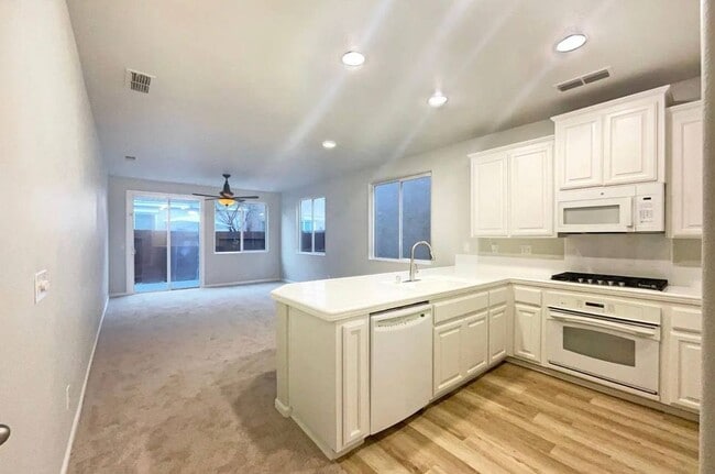 Photo - 3039 Torland St