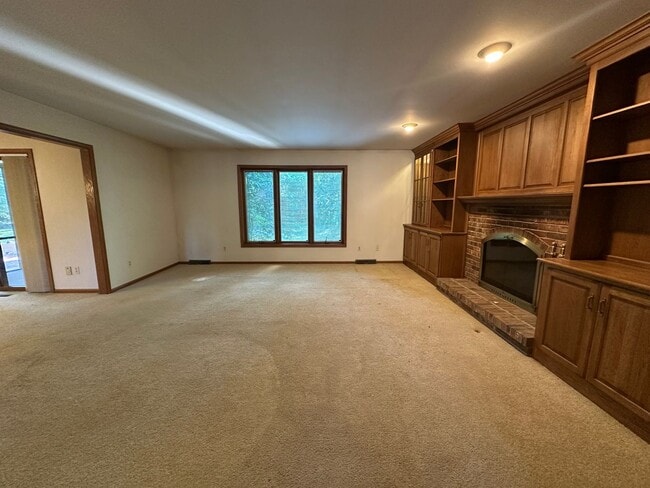 Photo - Large Home in Forest Hills School District!
