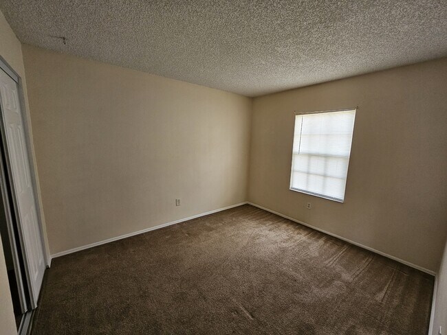 Photo - 311 Oak Ln Dr