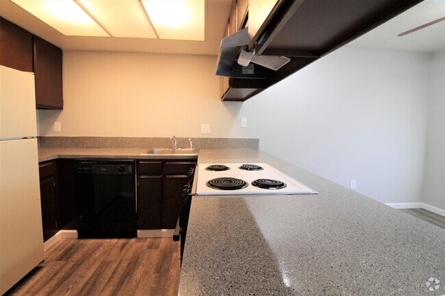 Building Photo - 2 Bed/1 Bath Central Kennewick Apartment