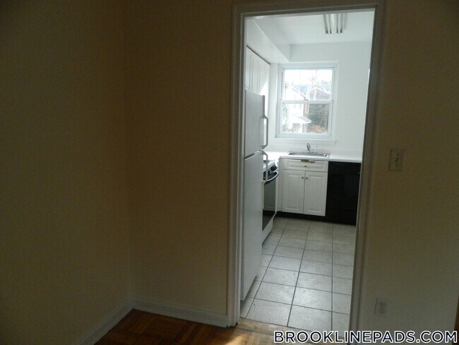 Photo - 499 VFW Parkway Unidad 499