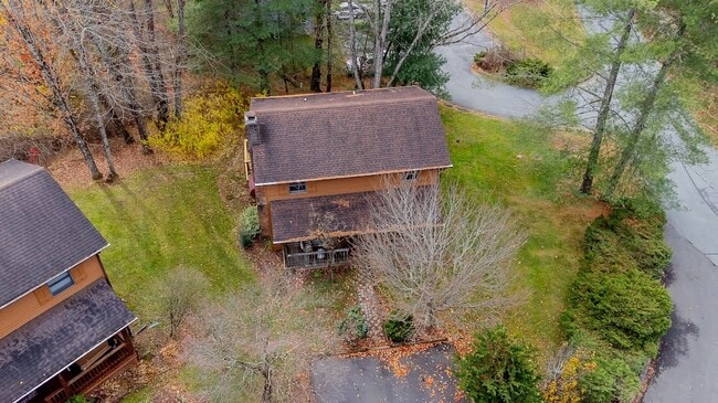 Photo - 112 Wickham Square