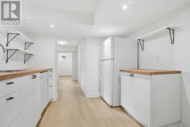 Photo - 85 Allanbrooke Dr