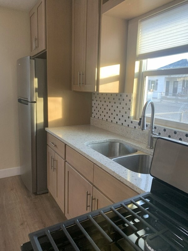 Photo - 610 3rd Ave