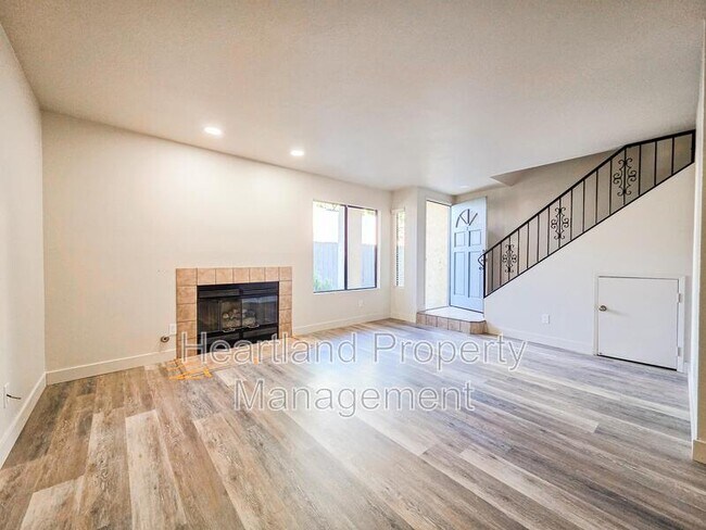 Photo - 4166 Monroe Ave Unidad #2