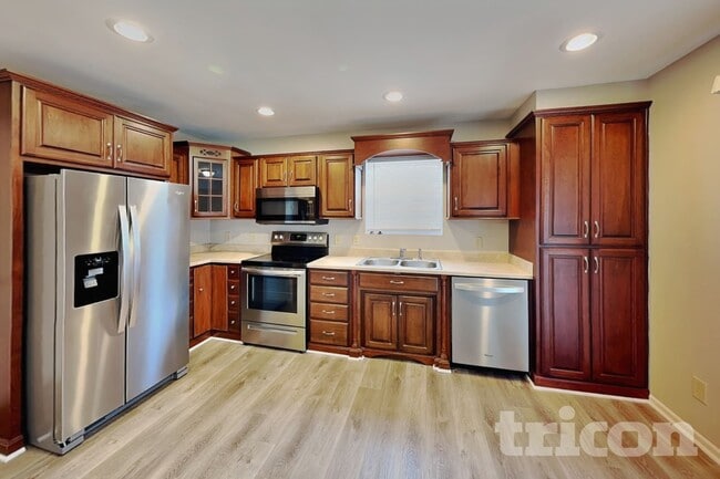 7629 Mansfield Way