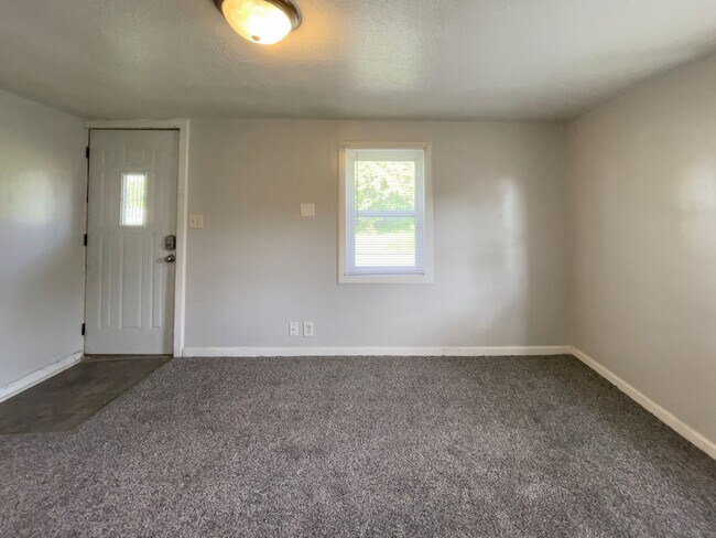 Photo - 1521 E Kirby Ave Unit 1521 1/2