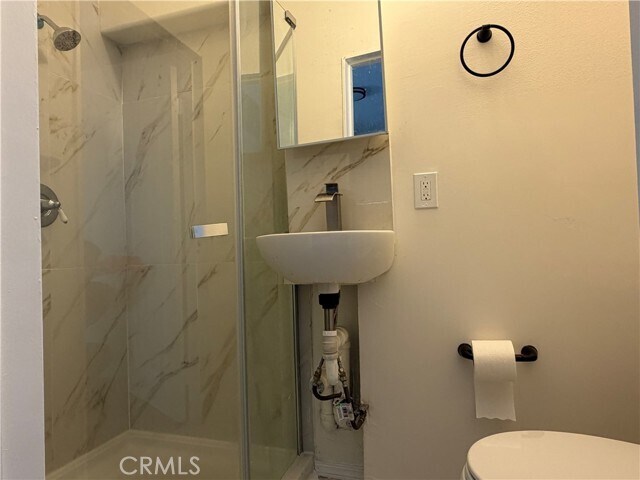 Photo - 7735 Graves Ave