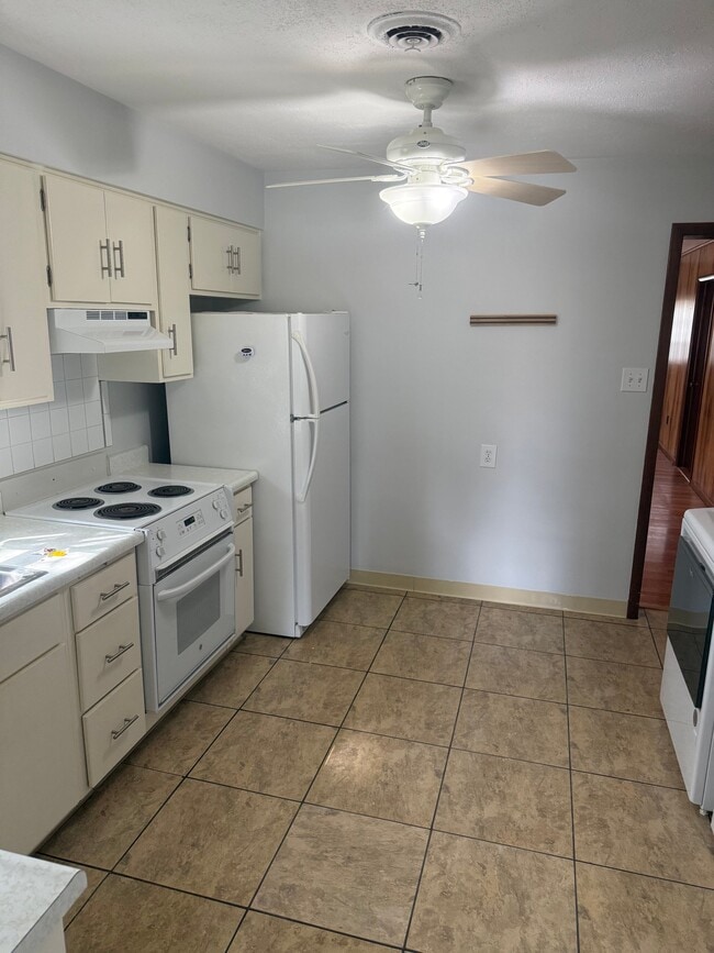 Photo - 124 Bennett Blvd