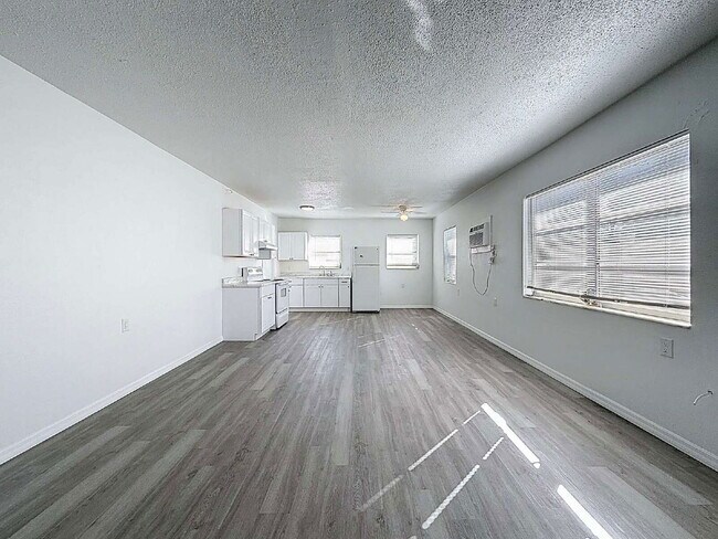 Photo - 650 East Harbor Dr S