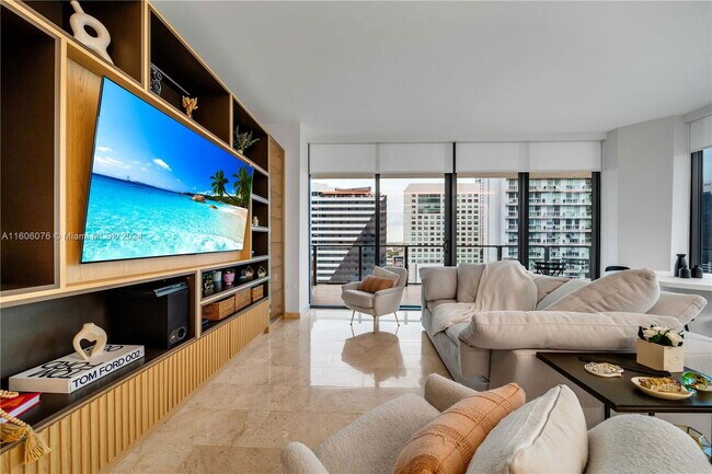 Photo - 88 SW 7th St