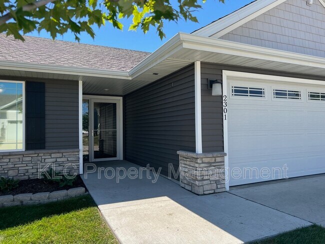 Photo - 2301 Redmond Ave