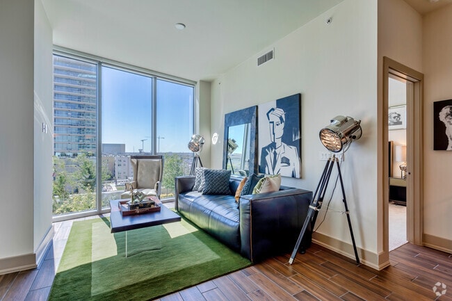 2BR, 2BA - 1272 SF B3 - Living Area