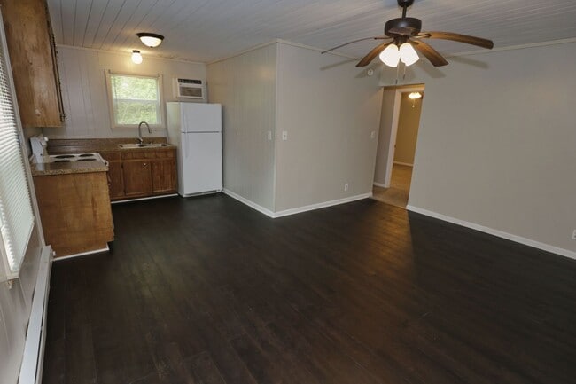 Photo - 306 Tarver St SE Unit B