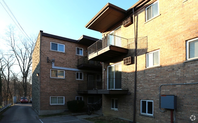 3245 Exterior