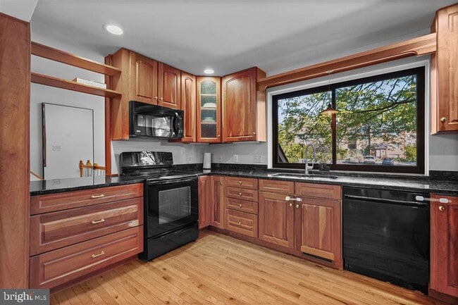 Photo - 7156 Winter Rose Path