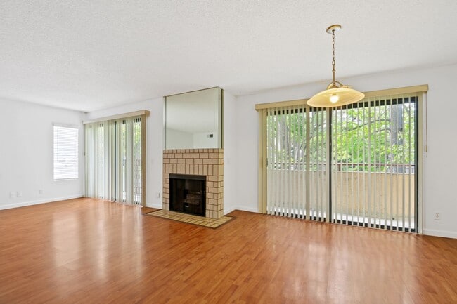 Photo - 10604 Wilkins Ave Unidad 101