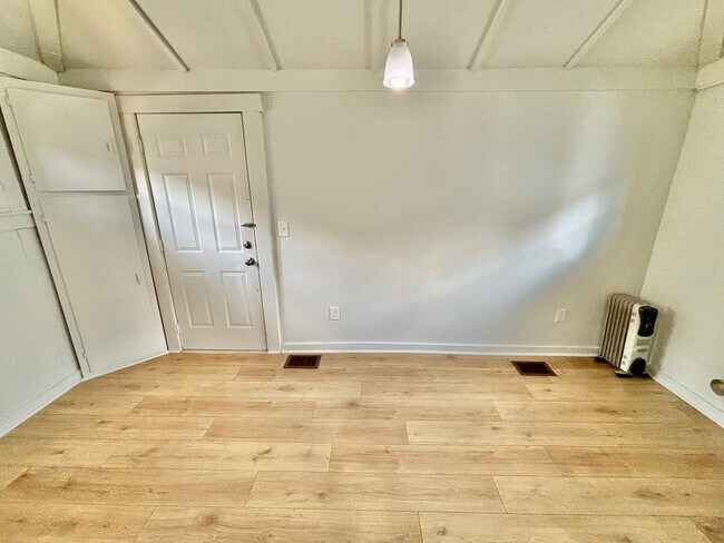 Photo - Churchill Downs Area - 1 bedroom shotgun house, pets okay!