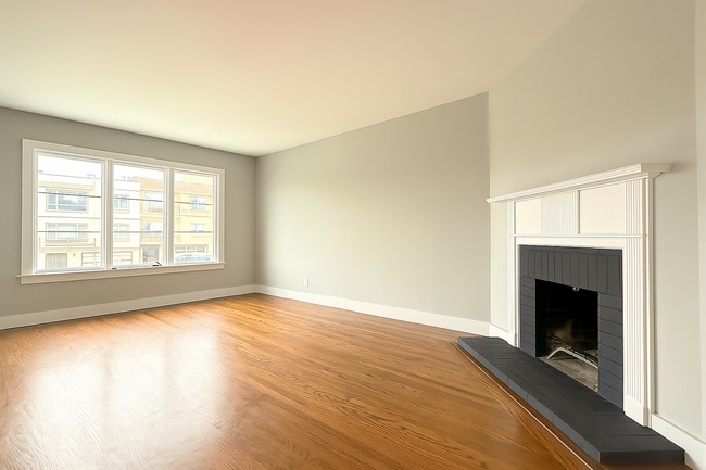 Building Photo - 1435-1437 19th Avenue Unit 1435 19th Avenue