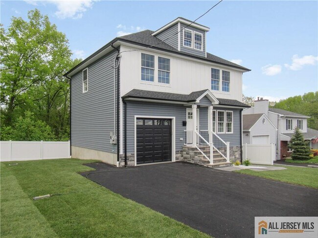 Photo - 211 E Prospect St
