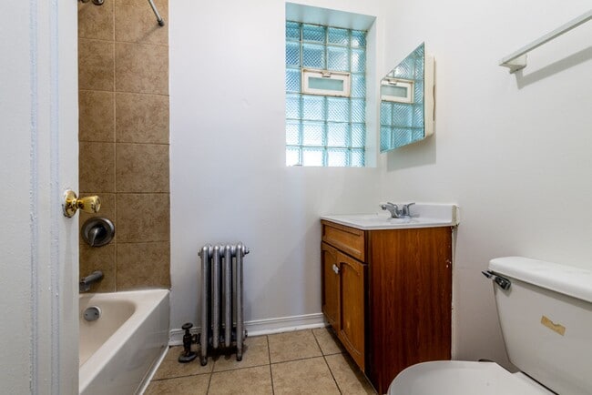 Photo - 654 N Pine Ave 5501-09 W Huron Chicago, IL 60644