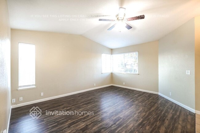 Photo - 529 Oakborough Ave