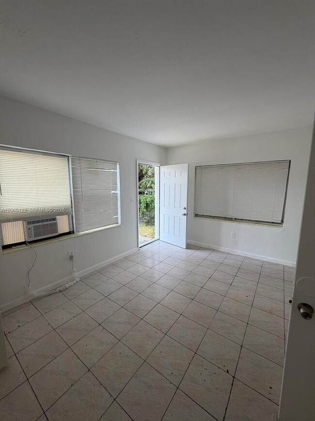 Photo - 1861 NW 49th St