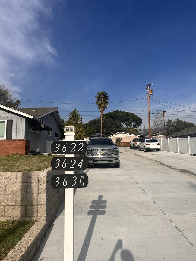 Photo - 3624 La Crescenta Ave