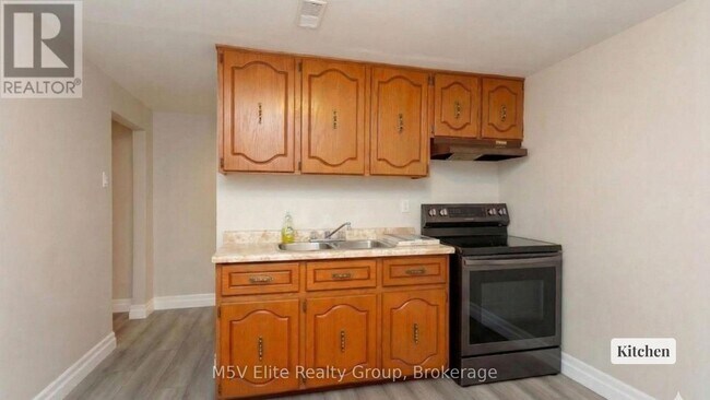 Photo - 811 Nixon Ave