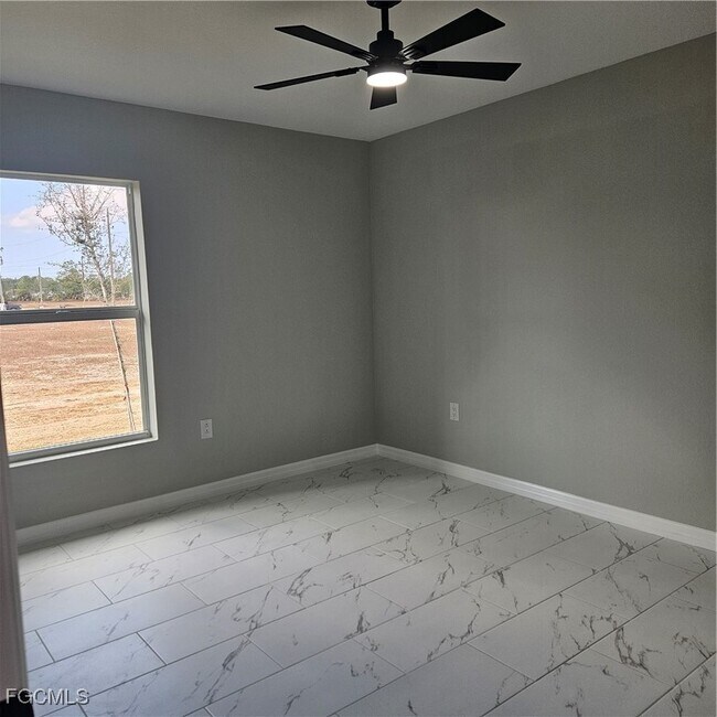 Photo - 1010 NE 34th Ln