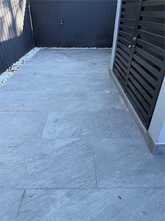 Photo - 423 NW 32nd Pl