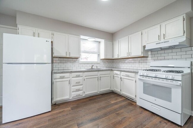 Building Photo - 883 Akola Ave Rental