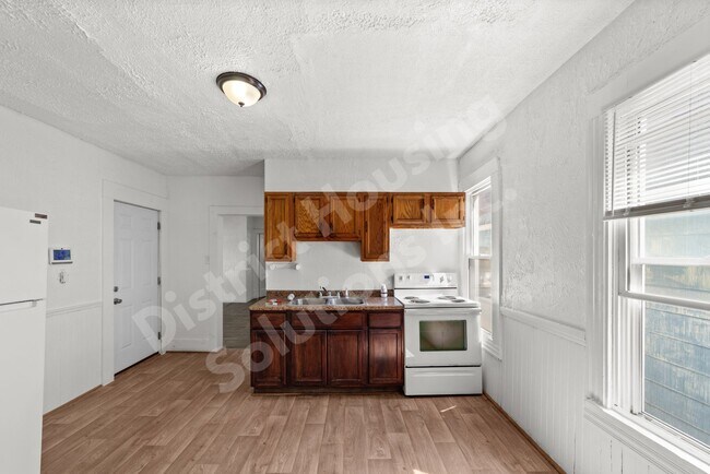 8302 Sowinski Ave Unidad Upper