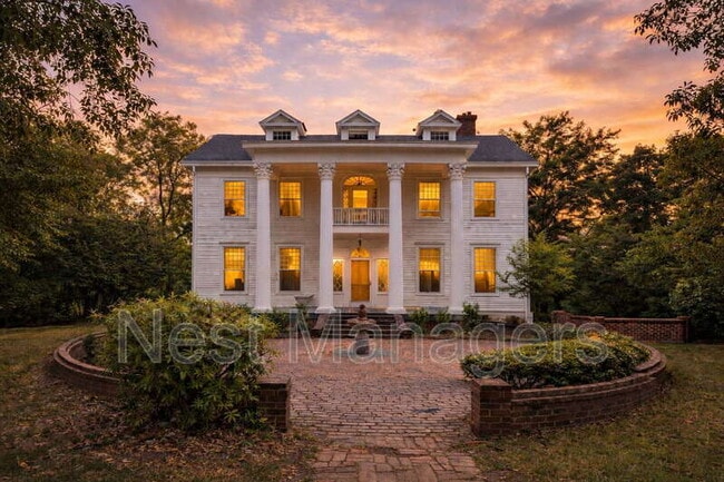 Building Photo - 716 Athens Ave