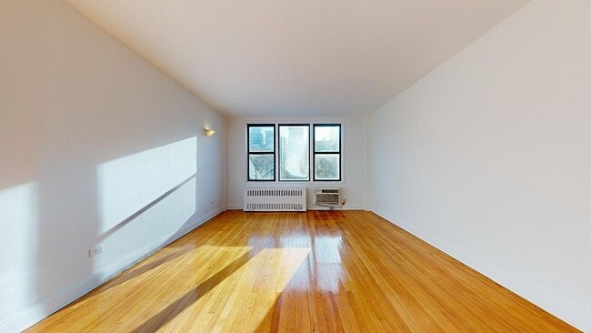 Photo - East 26th Street Unidad 6C