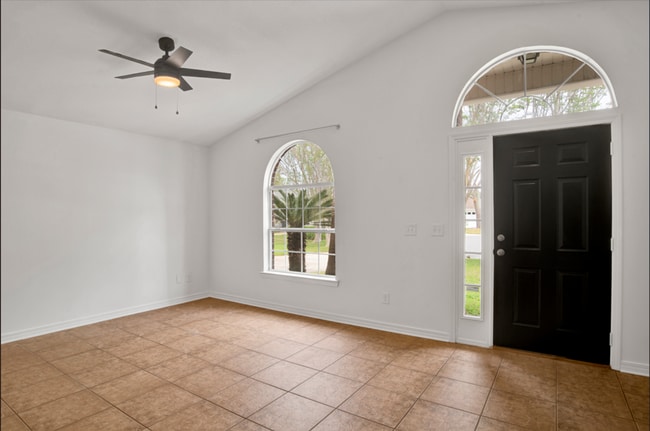 Photo - 3 Bedroom Scenic Heights Home