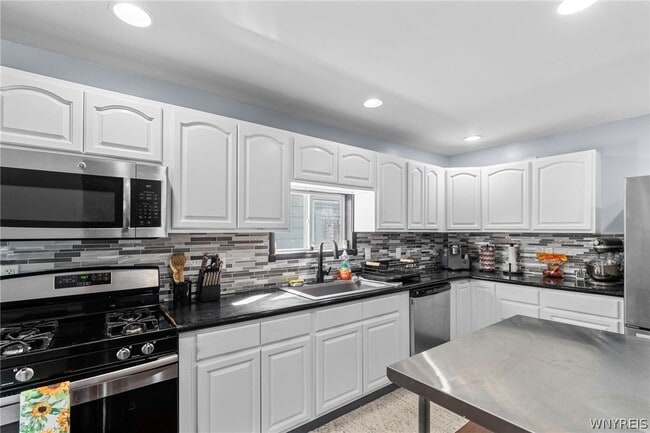 Photo - 114 Flohr Ave
