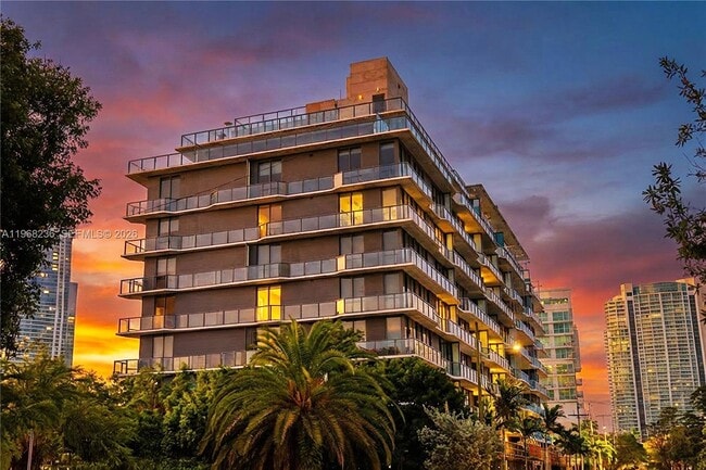 Building Photo - 201 SW 17th Rd Unit 701