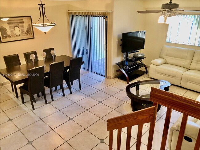 Photo - 1422 Amanda St