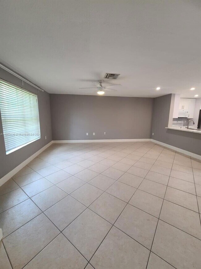 Photo - 305 NW 109th Ave