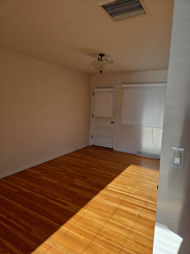 Photo - 119 E Circle Dr