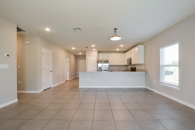 Photo - 803 Savona Pl