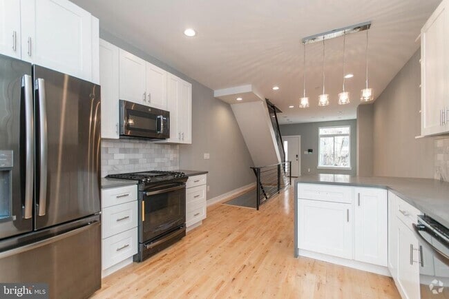 Building Photo - 2518 Ingersoll St Rental