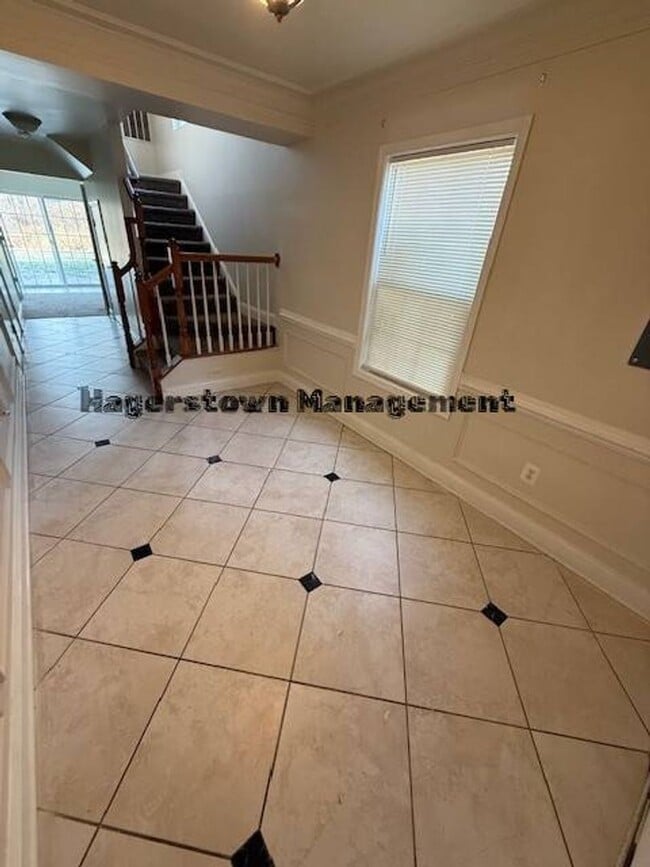 Photo - Halfway Townhouse - close to shopping and dining