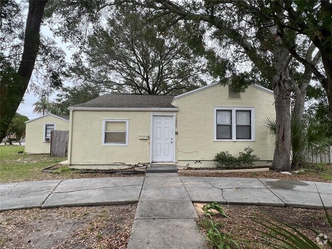 Building Photo - 1900 19th St S Rental