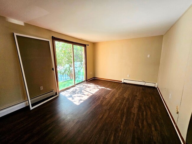 Building Photo - 358 Robert Dr Unit 3