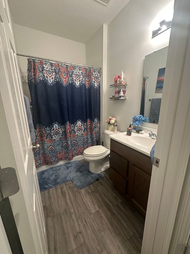 Photo - Available NOW - 5 bedroom, 3 full bathroom house - $3,300/month